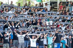 Minimálně příští sezónu budou fanoušci Hradce chodit na 2. ligu.