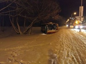 autobus MHD sjel u Milety na louku