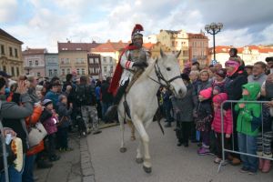 Martin na bílém koni navštíví Hradec Králové úderem nedělní 15. hodiny.