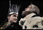 Richard III. je další hrou, kde můžeme vidět Davida Smečku, zde s Pavlínou Štorkovou | Foto: Klicperovo divadlo