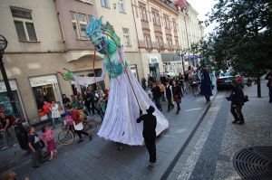 Festivalový průvod z Masarykova náměstí