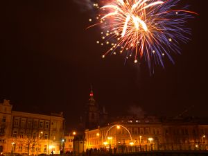 Novoroční ohňostroj na Velkém náměstí v Hradci Králové začíná 1. ledna po 18. hodině.