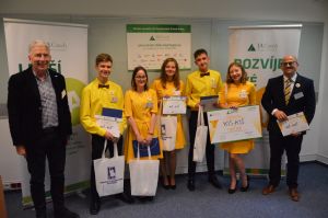Studenti z Obchodní akademie Hradec Králové slaví úspěch se svou firmou.