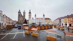 Vánoční trhy letos vyženou auta z Velkého náměstí v Hradci Králové.